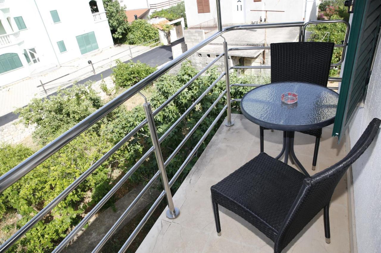 Apartments Lepur Vodice Bagian luar foto