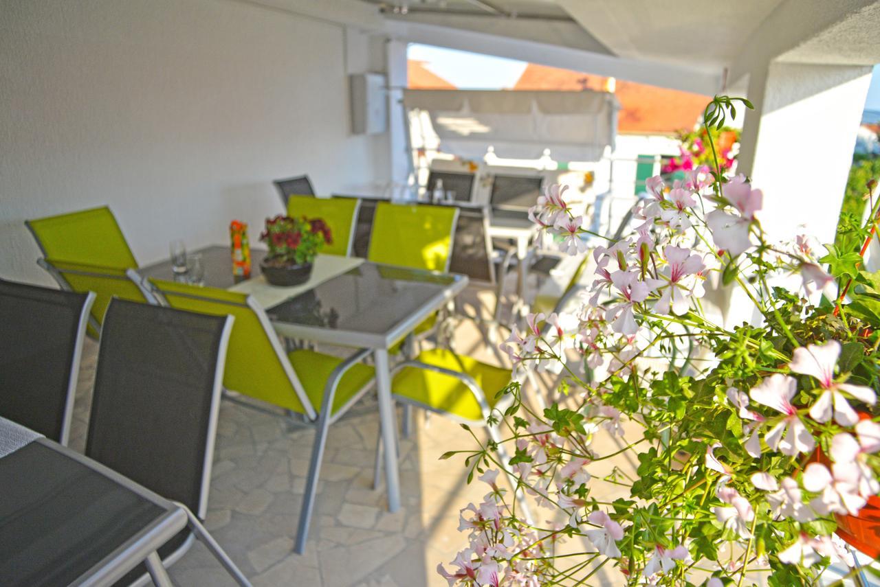 Apartments Lepur Vodice Bagian luar foto